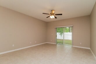 1016 Atlantic Ave in Fruitland Park, FL - Building Photo - Building Photo