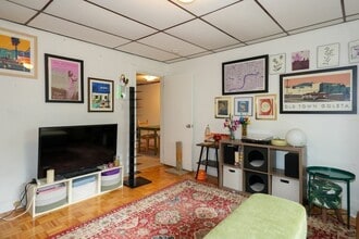 16 Summit Ave, Unit 2 in Somerville, MA - Foto de edificio - Building Photo