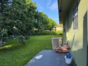 5839 NW 16th St in Sunrise, FL - Building Photo - Building Photo