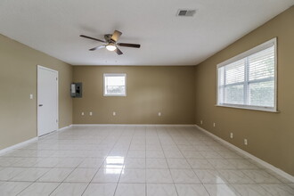 7727 Range Dr in Orlando, FL - Building Photo - Building Photo