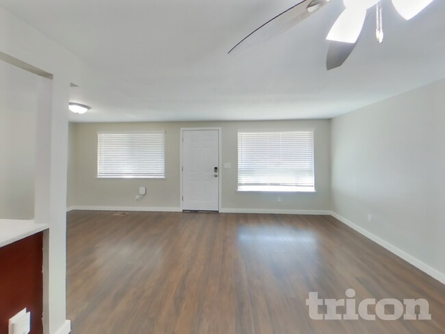 1631 96th St S in Tacoma, WA - Foto de edificio - Building Photo