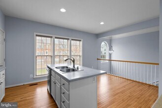 45773 Smoketree Terrace in Sterling, VA - Building Photo - Building Photo