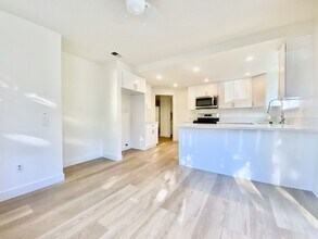 156 W 8th Ave in Escondido, CA - Building Photo - Building Photo