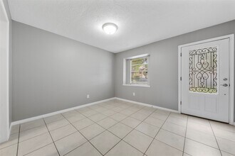 11610 S Kirkwood Rd in Stafford, TX - Building Photo - Building Photo