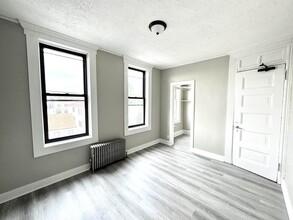 185 Beacon Ave in Jersey City, NJ - Building Photo - Building Photo