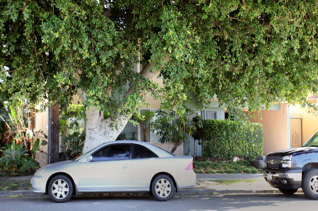 530 Junipero Ave in Long Beach, CA - Building Photo - Building Photo