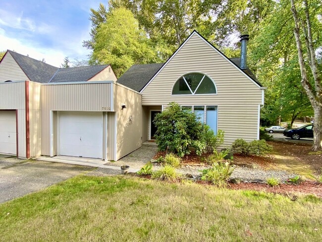 7910 140th Pl NE in Redmond, WA - Foto de edificio - Building Photo