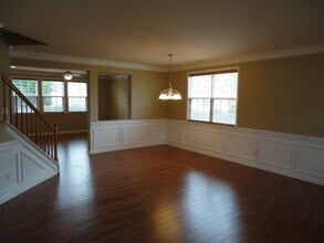 335 Larktree Ln in Fuquay Varina, NC - Building Photo - Building Photo