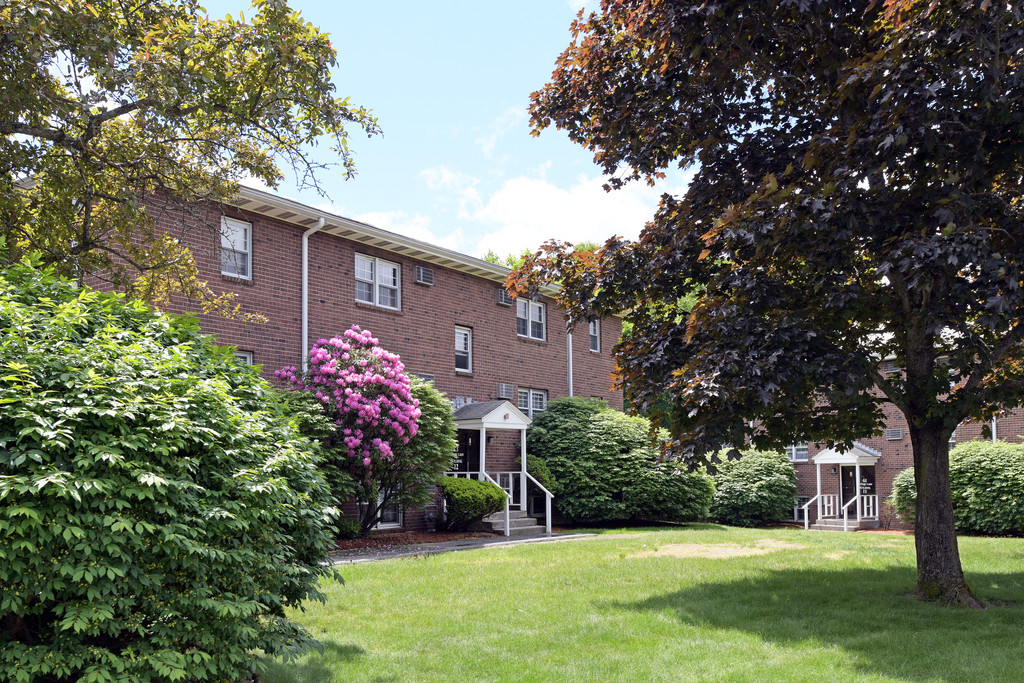 Heritage Gardens | Leominster, MA Apartments