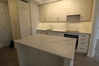 36-2036 Elm Dr in Mississauga, ON - Building Photo - Building Photo