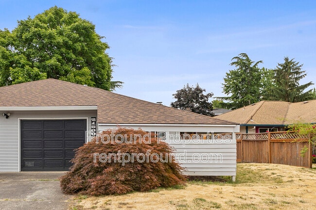 property at 21560 SW Augusta St
