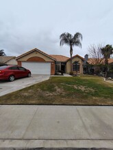 7315 Sandrinilla St in Bakersfield, CA - Building Photo - Building Photo