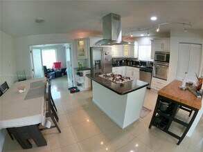 2236 Grant St-Unit -F in Hollywood, FL - Foto de edificio - Building Photo