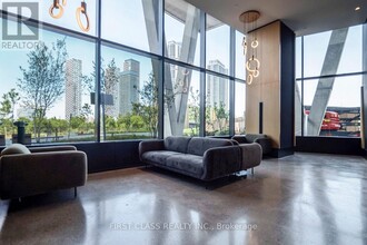 2920 Hwy 7 in Vaughan, ON - Building Photo - Building Photo