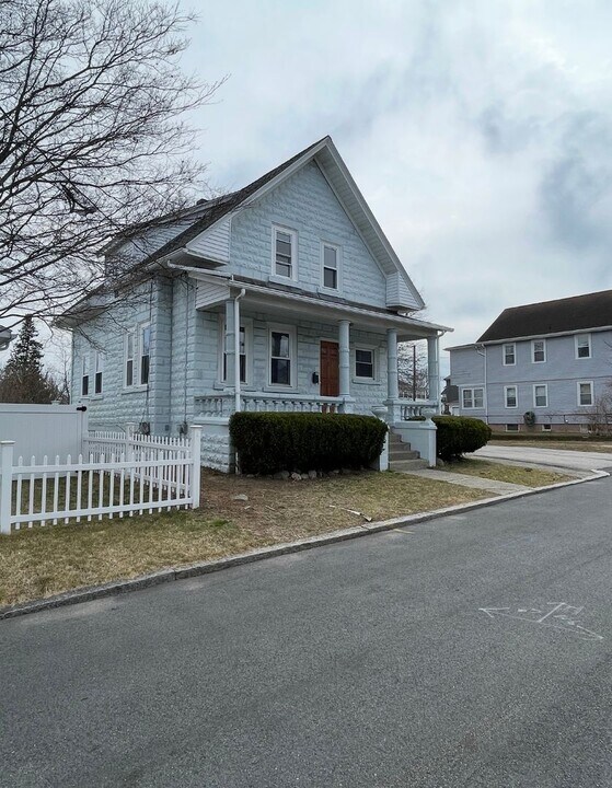 65 Wainwright St in Providence, RI - Foto de edificio