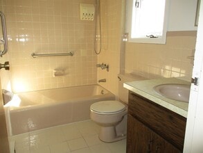 88 Feronia Wy in Rutherford, NJ - Building Photo - Building Photo