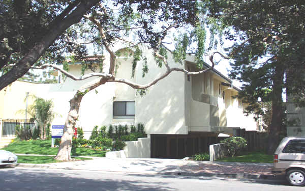 Mentor Townhomes in Pasadena, CA - Building Photo