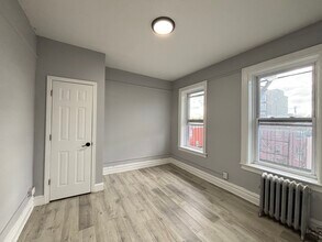 319 Summit Ave in Jersey City, NJ - Foto de edificio - Building Photo