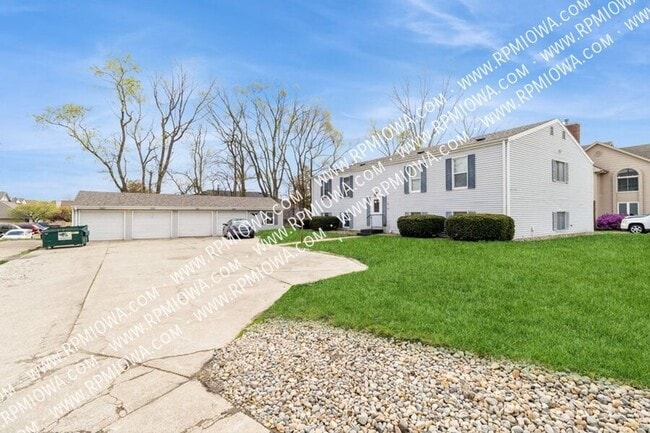317 SE Lowell Dr in Ankeny, IA - Building Photo - Building Photo