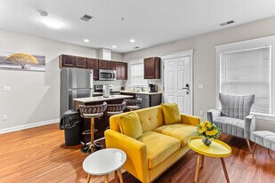 701 E Kirby St in Detroit, MI - Building Photo