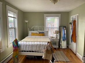 16 Hamilton Rd, Unit 1 in Brookline, MA - Foto de edificio - Building Photo