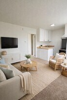 265 La Veta Ave, Unit Unit A in Encinitas, CA - Building Photo