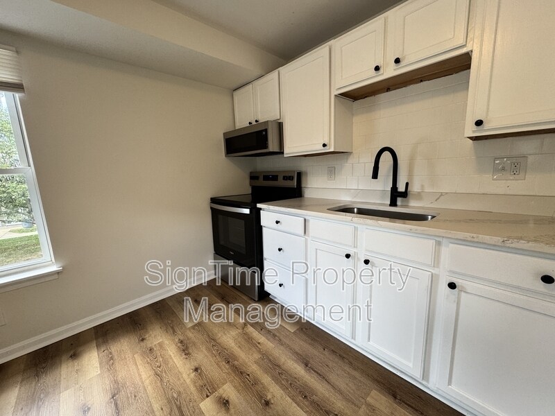 136 E South St in Frederick, MD - Building Photo