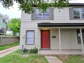 505 13th St N in Texas City, TX - Building Photo