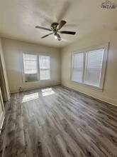 2135 1/2 Avenue E in Wichita Falls, TX - Building Photo - Building Photo