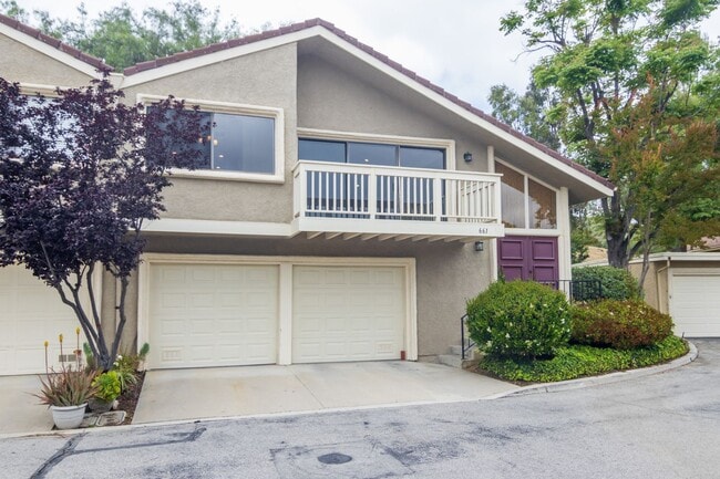 661 La Corona Ct