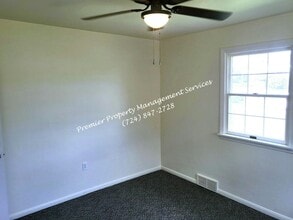 136 Sawyer Dr in Aliquippa, PA - Building Photo - Building Photo