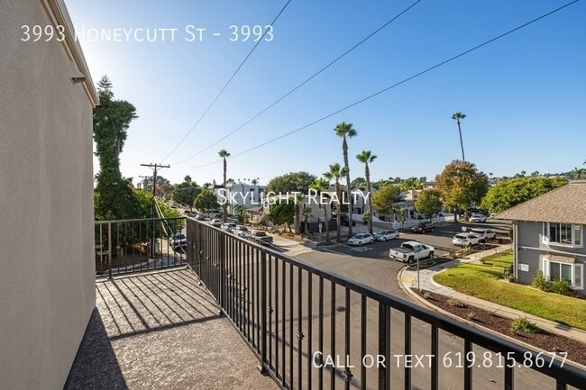 3993 Honeycutt St in San Diego, CA - Foto de edificio - Building Photo