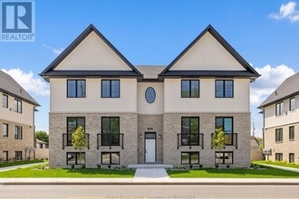 1415 Lesperance Rd in Tecumseh, ON - Building Photo - Building Photo