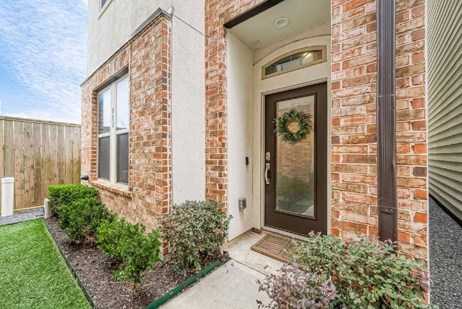 property at 712 Clark St