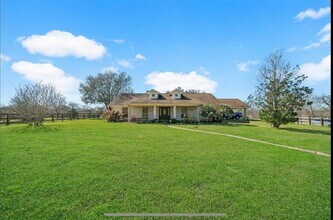 22349 FM359 in Hempstead, TX - Foto de edificio - Building Photo
