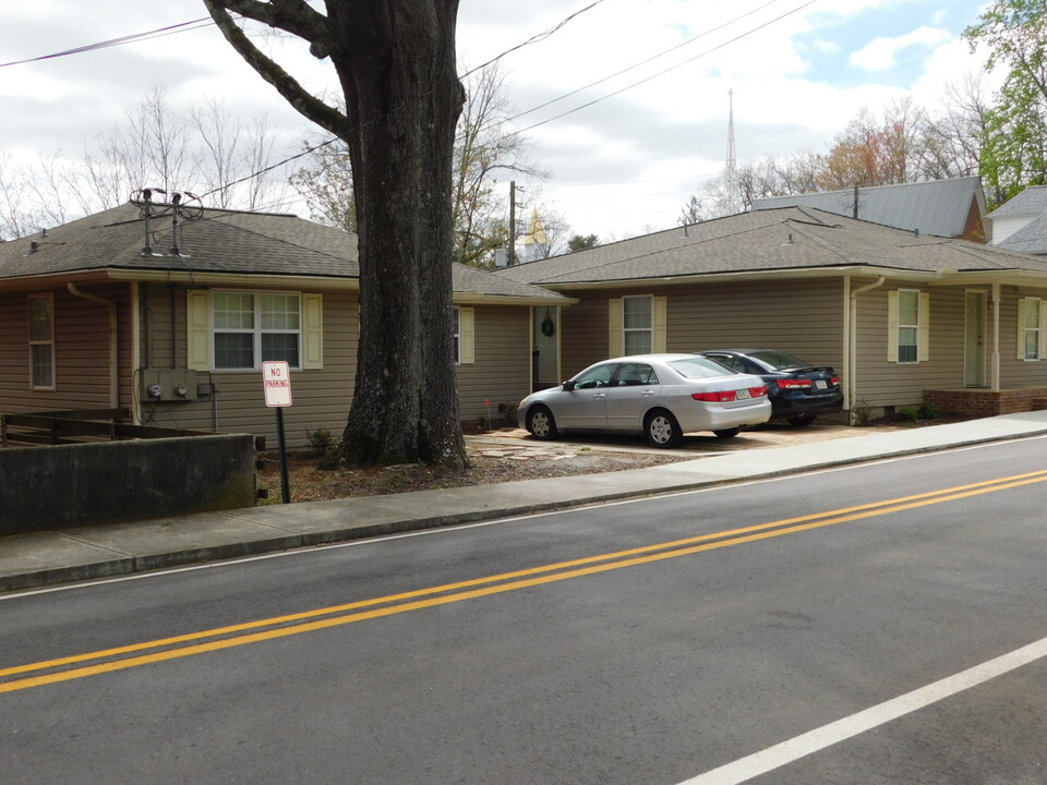 169 Hawkins St in Dahlonega, GA - Building Photo