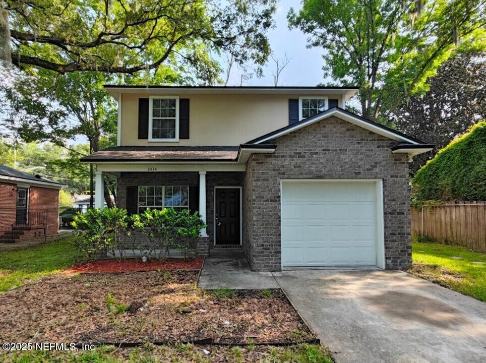 1034 Brierfield Dr in Jacksonville, FL - Building Photo