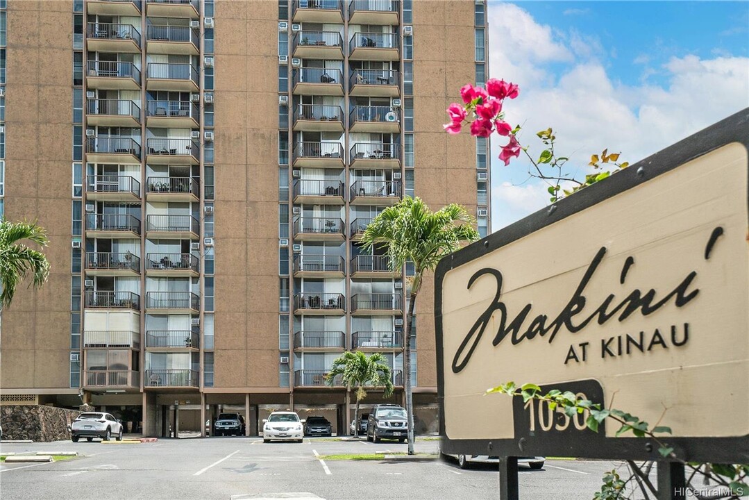 1050 Kinau St in Honolulu, HI - Building Photo