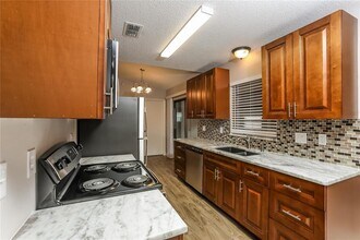 3321 Knightsbridge Rd in Orlando, FL - Building Photo - Building Photo