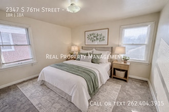 2347 S 76th St in West Allis, WI - Building Photo - Building Photo