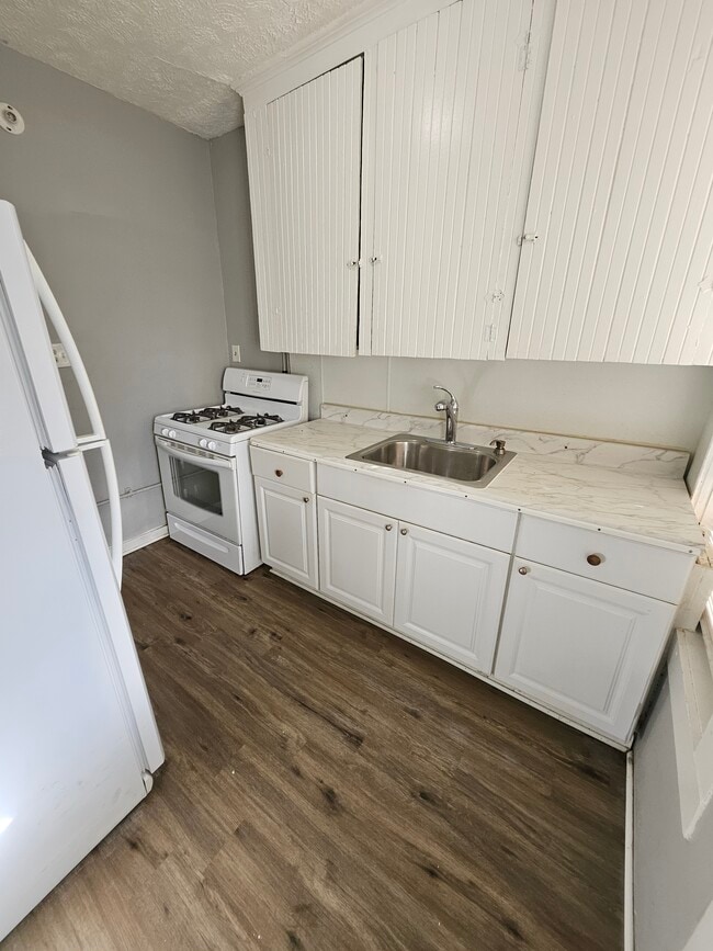 287 Lake Ave, Unit 7 in Manchester, NH - Building Photo - Building Photo