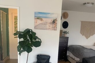 206 28th St, Unit 1 in Hermosa Beach, CA - Building Photo - Building Photo