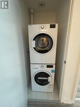 3071 Trafalgar Rd in Oakville, ON - Building Photo - Building Photo