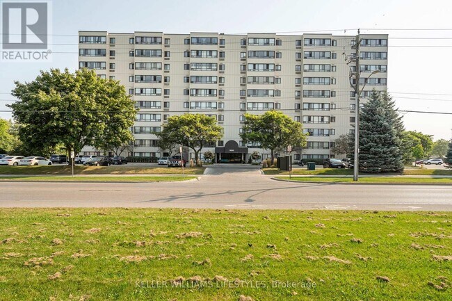 1600 Adelaide St in London, ON - Building Photo - Building Photo