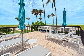 4551 Gulf Shore Blvd N in Naples, FL - Building Photo - Building Photo
