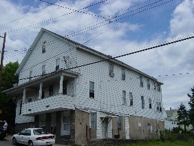 745 Main St in Edwardsville, PA - Building Photo