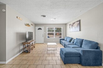 5456 6th Pl in Lubbock, TX - Foto de edificio - Building Photo