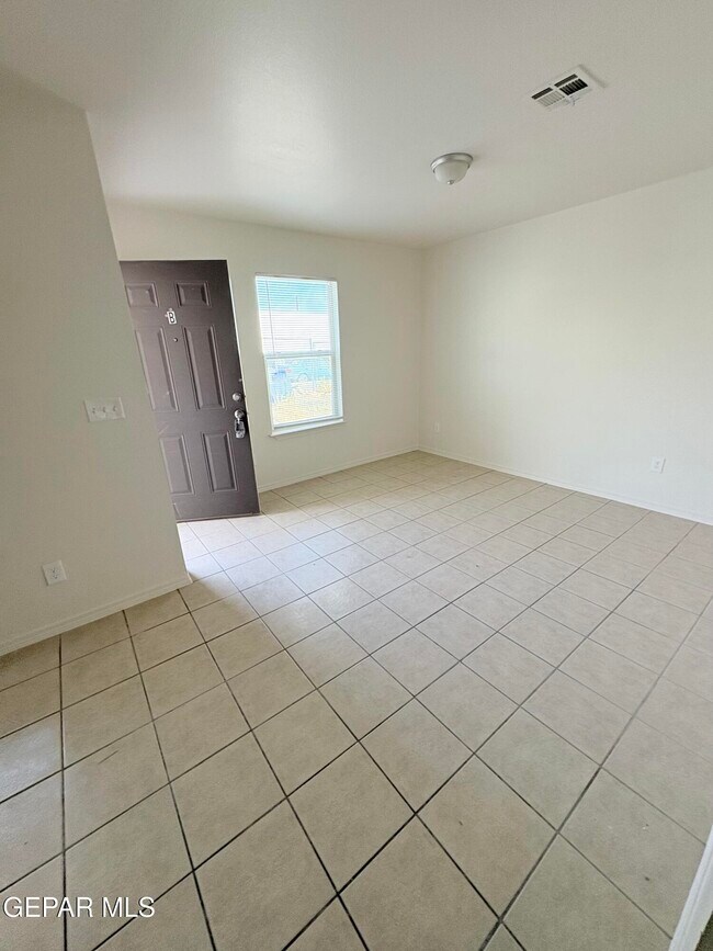 2524 Porter Ave in El Paso, TX - Foto de edificio - Building Photo