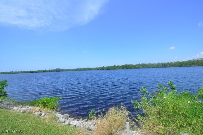 1165 Mainsail Dr in Naples, FL - Foto de edificio - Building Photo