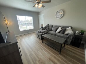 1001 N Elm St-Unit -3 in Spokane, WA - Building Photo - Building Photo
